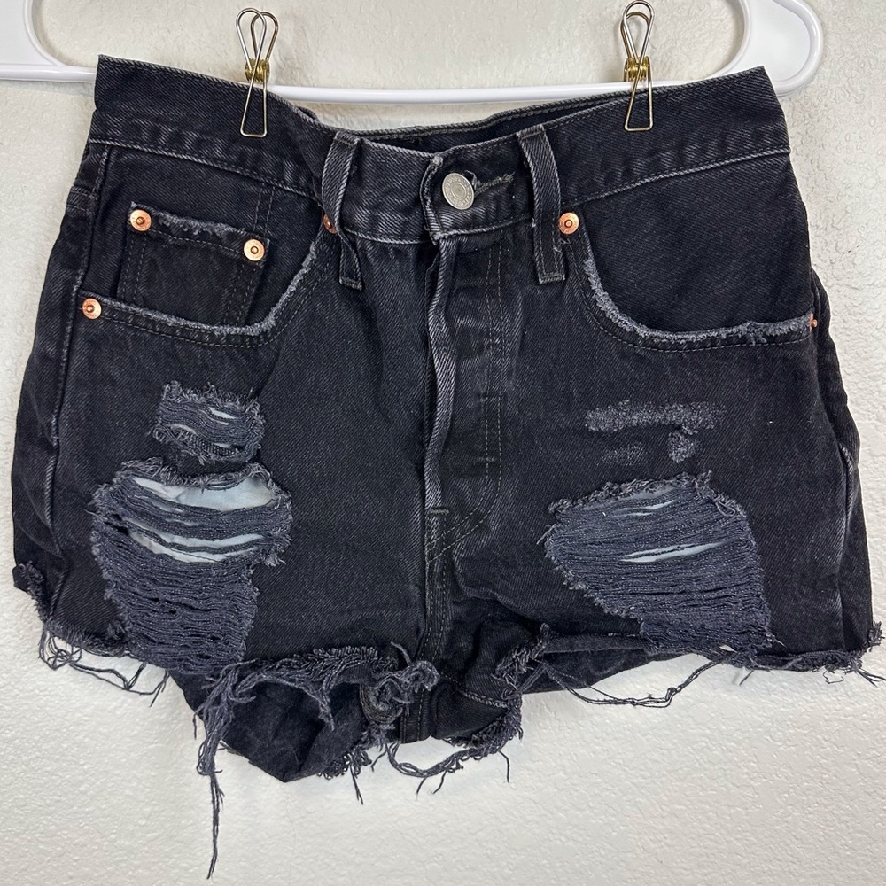 Levi’s 501 original Fit High Rise Women’s Shorts Black Gray Wash Distressed